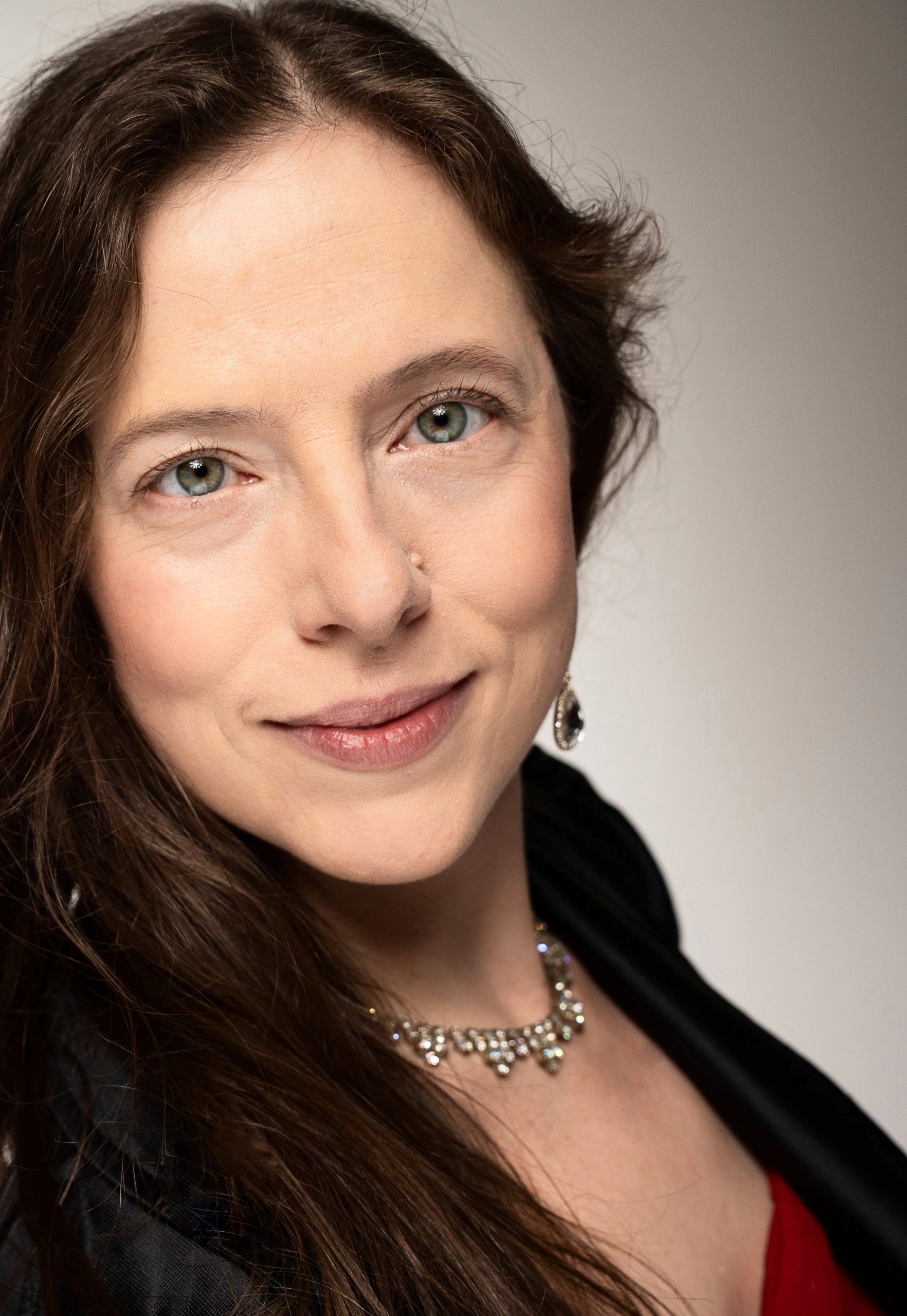 Viola Bommer_Portrait_2024_bearbeitet
